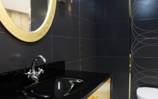 Salle de bain carrelage noir pour un look moderne
